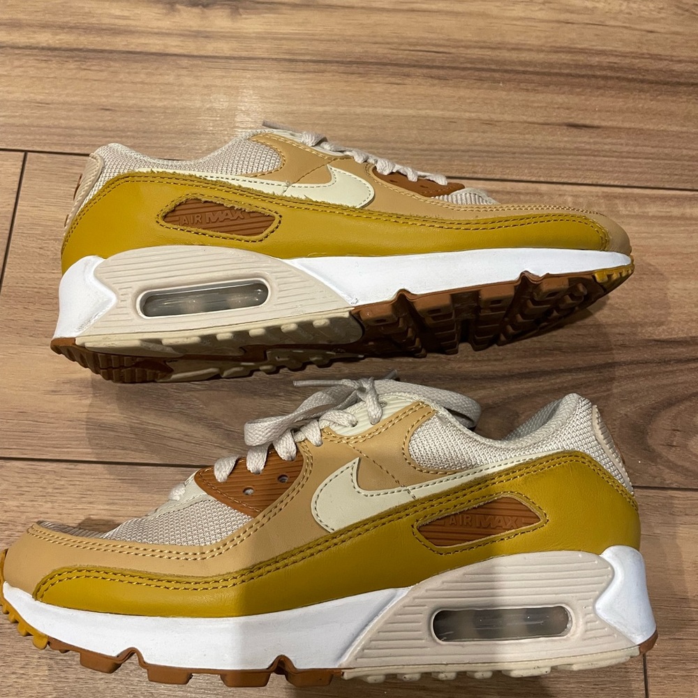 Nike Air Women’s Sneaker